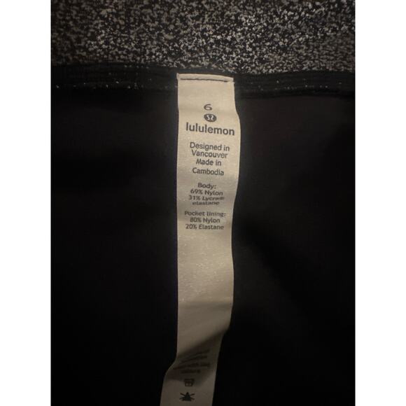 6 Lululemon Speed Up Tight Full-On Luxtreme 28" Luminosity Foil Print Silver - Picture 7 of 7